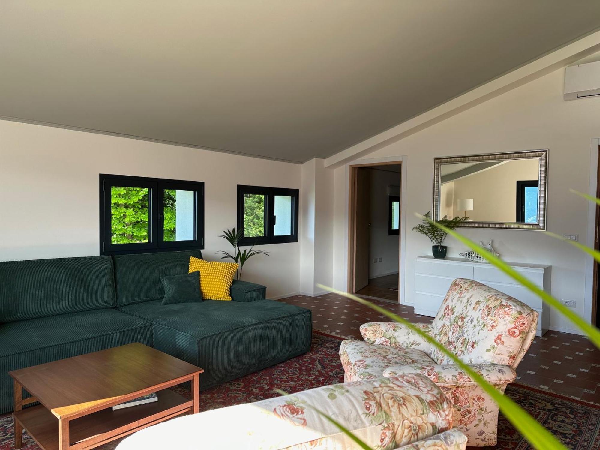 Villa D'Alba Guest House Civenna Exterior photo